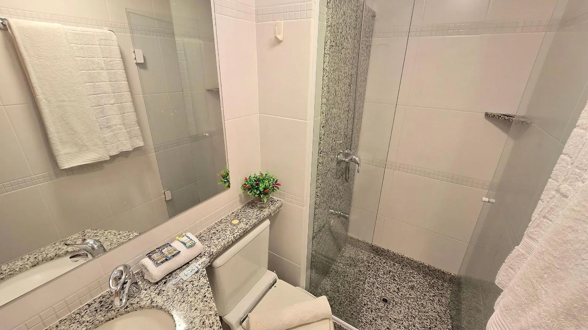 Costa Sul Apartamentos Centro Bc/Piscina/Jacuzzi/Garagem Balneário Camboriú