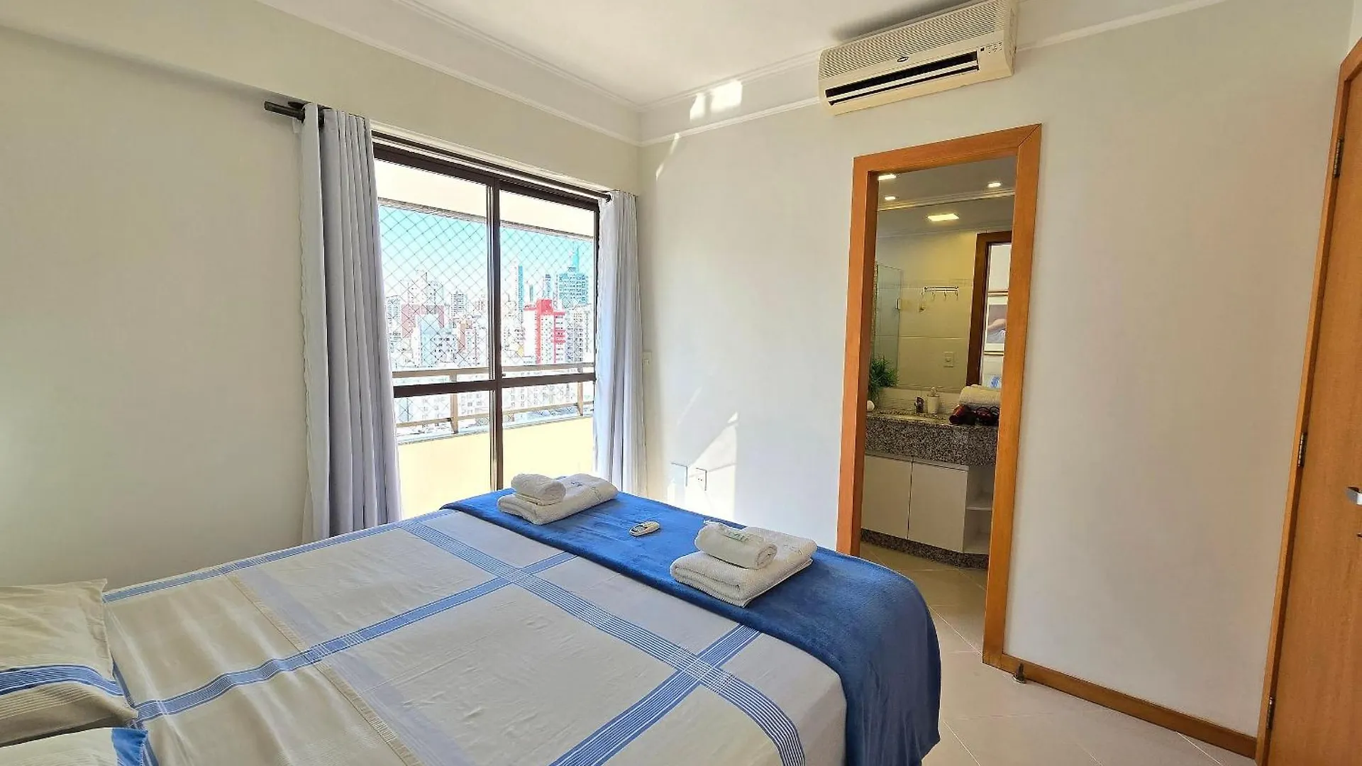 Costa Sul Apartamentos Centro Bc/Piscina/Jacuzzi/Garagem Balneário Camboriú