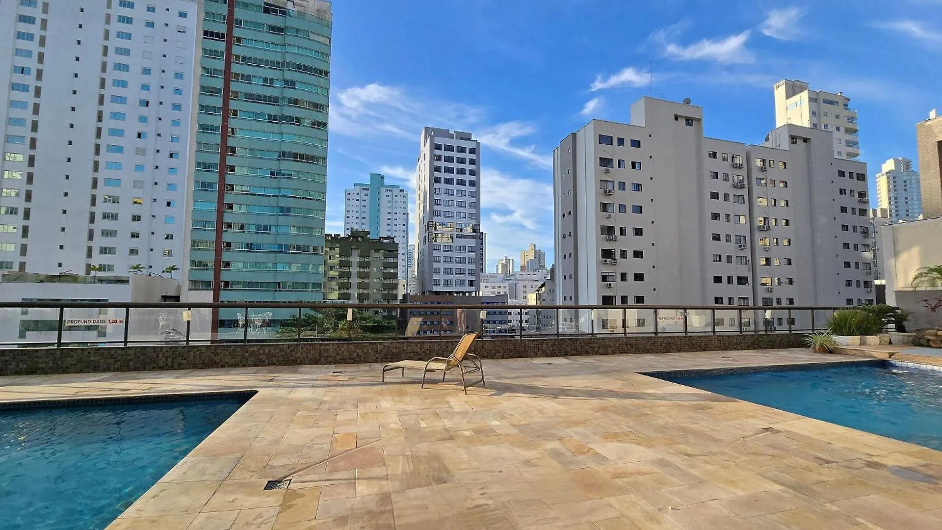 Costa Sul Apartamentos Centro Bc/Piscina/Jacuzzi/Garagem Balneário Camboriú